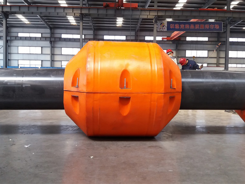 Floating pipeline