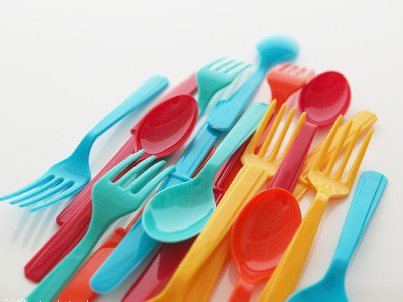 Disposable dishes, can they be heated in the microwave?