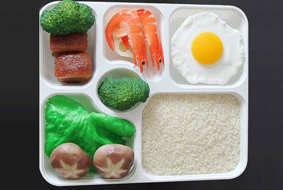 Disposable fast food box with lid and multi-compartment lunch box