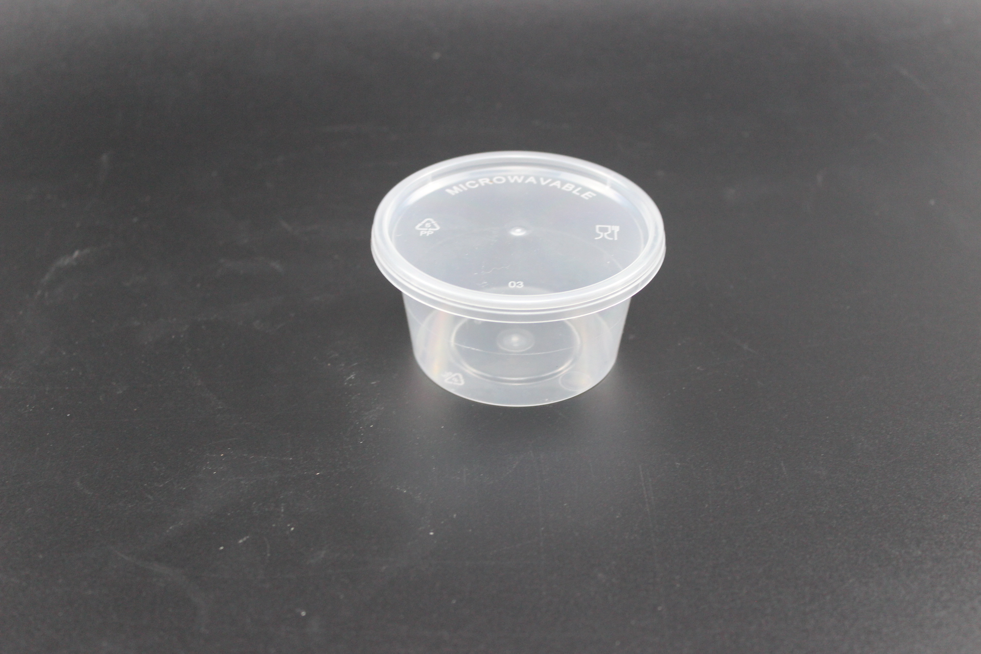 Disposable split p4 condiment cup (flat lid)