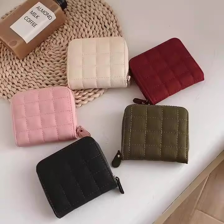 レディース　短財布　PUレザー　ハート　刺繍　マグネット開閉