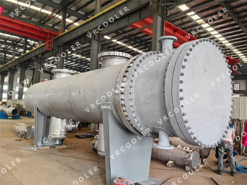 Some examples of shell and tube heat exchangers.jpg Some examples of shell and tube heat exchangers