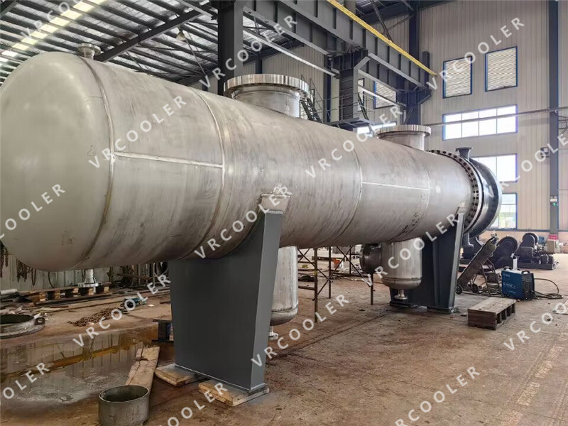 What is the mode of heat transfer in shell and tube heat exchangers?