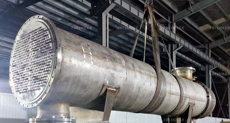 Which heating media can be used in a shell and tube air preheater?