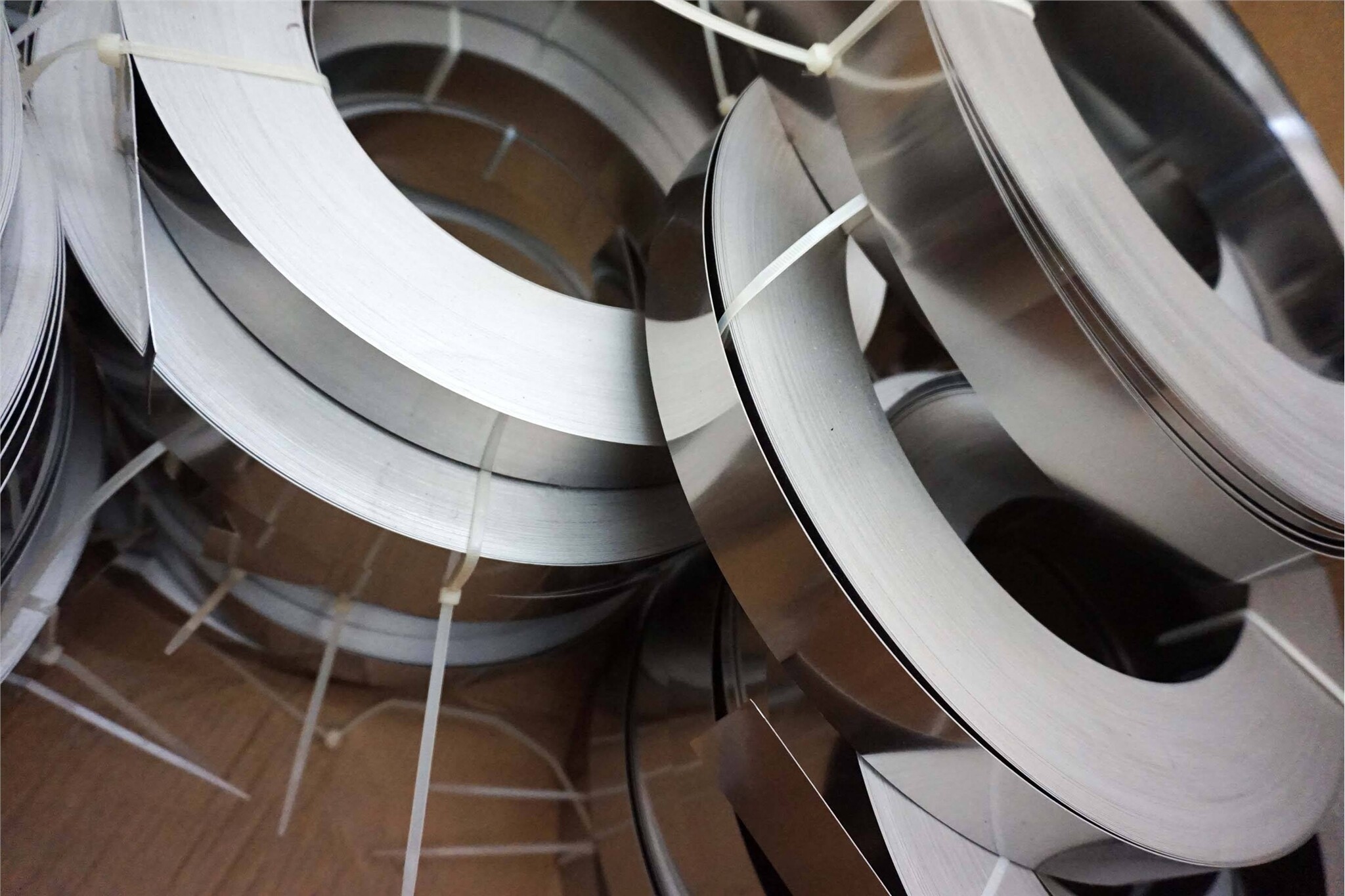 Top Advantages & Diverse Applications of Stainless Steel Strips Top Advantages & Diverse Applications of Stainless Steel Strips