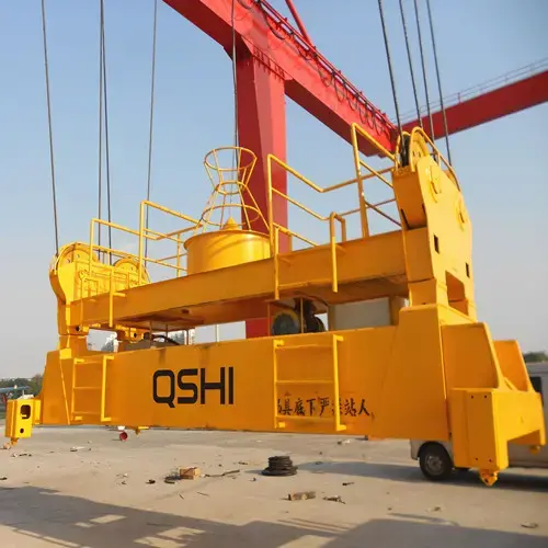 Electric hydraulic telescopic spreader