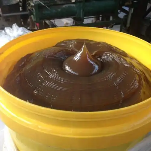 Lubricating grease