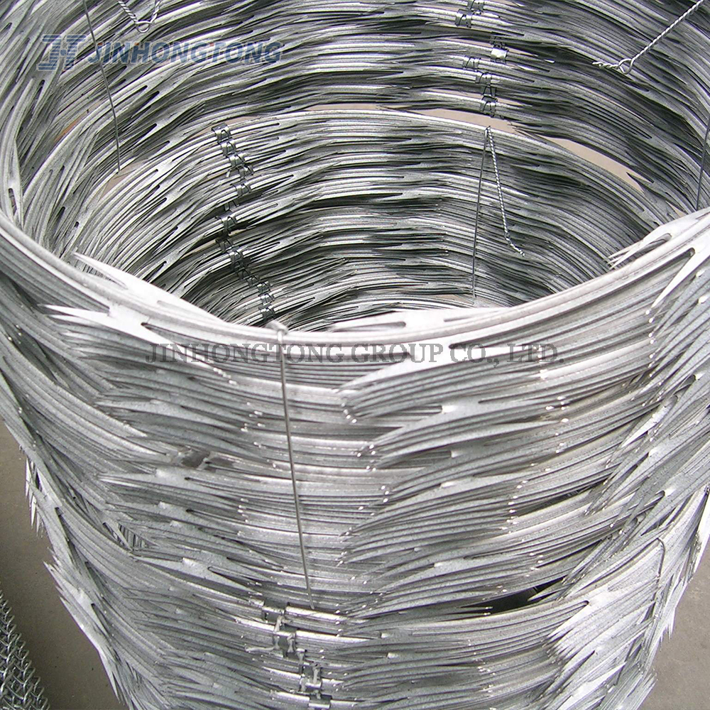 MILITARY CONCERTINA RAZOR WIRE