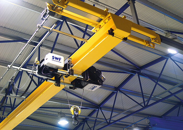 Light cranes
