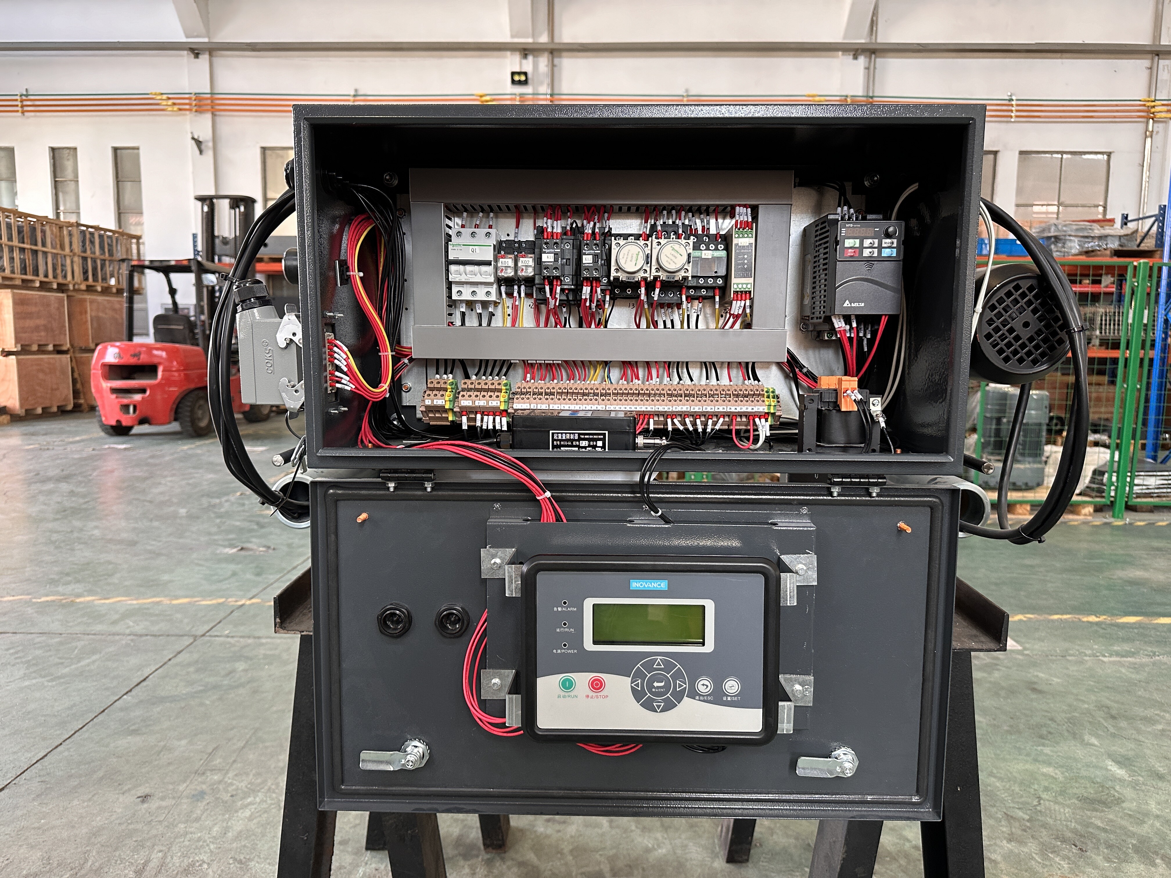 Wire rope hoist