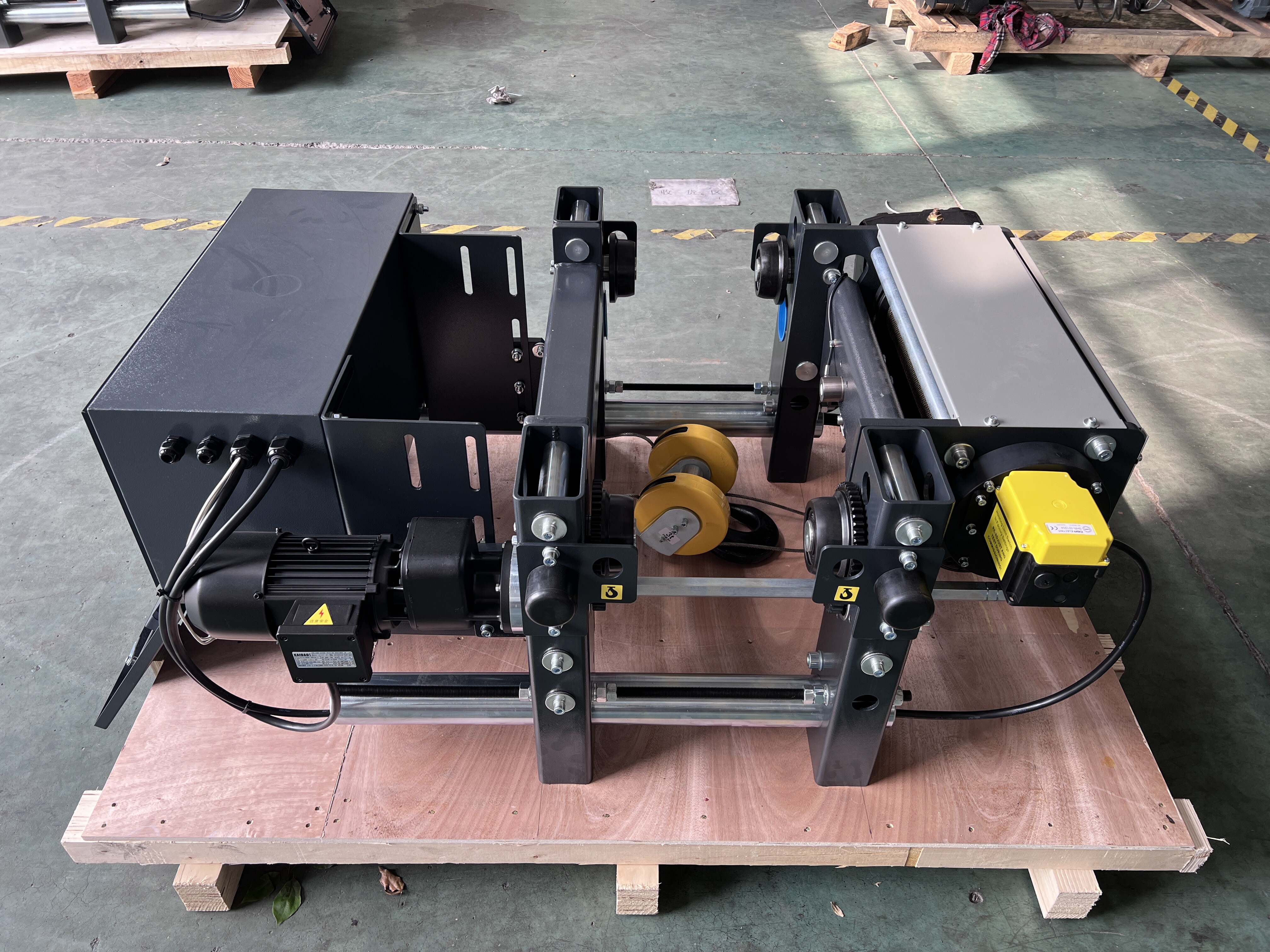 Wire rope hoist