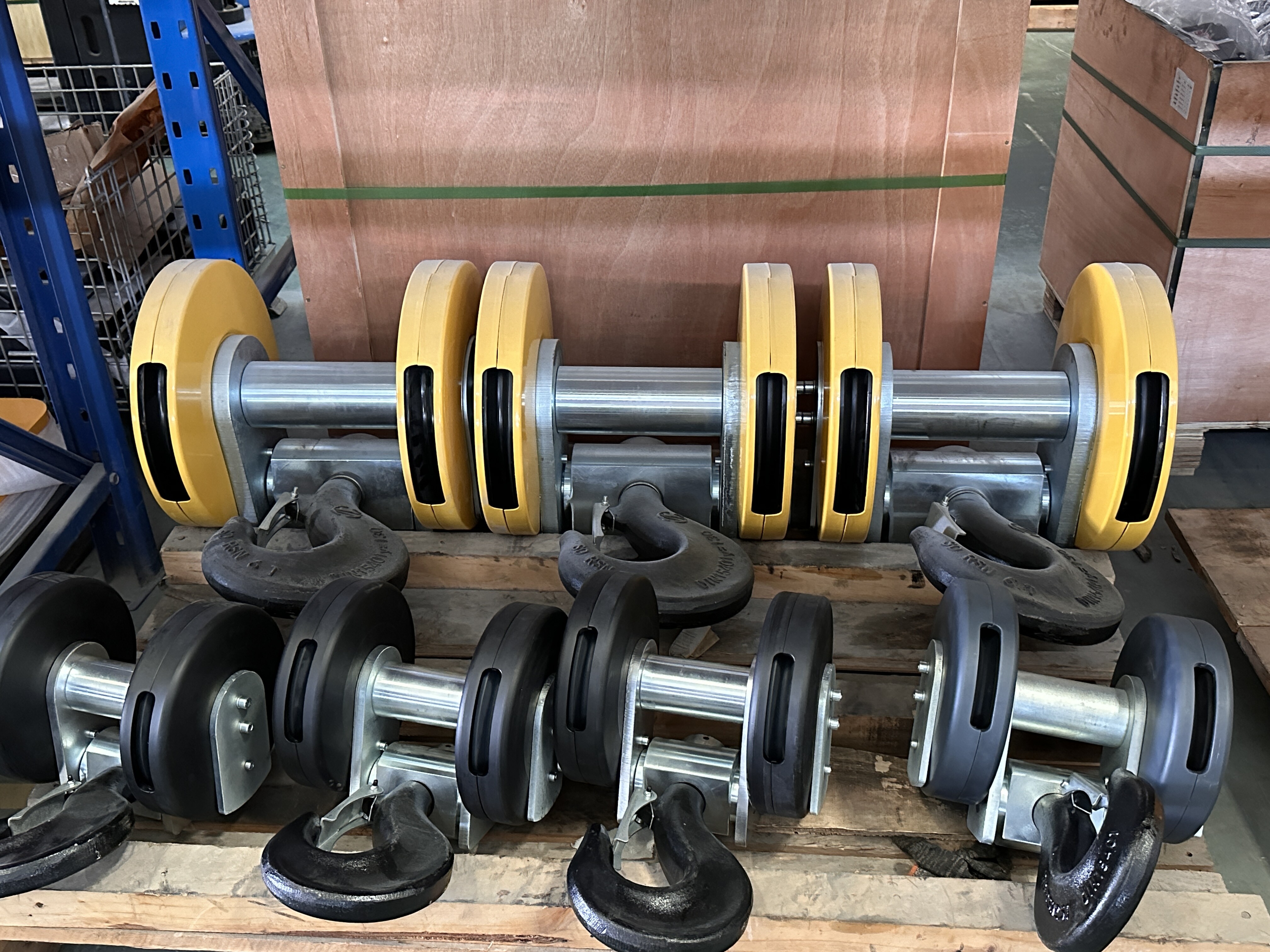 Wire rope hoist