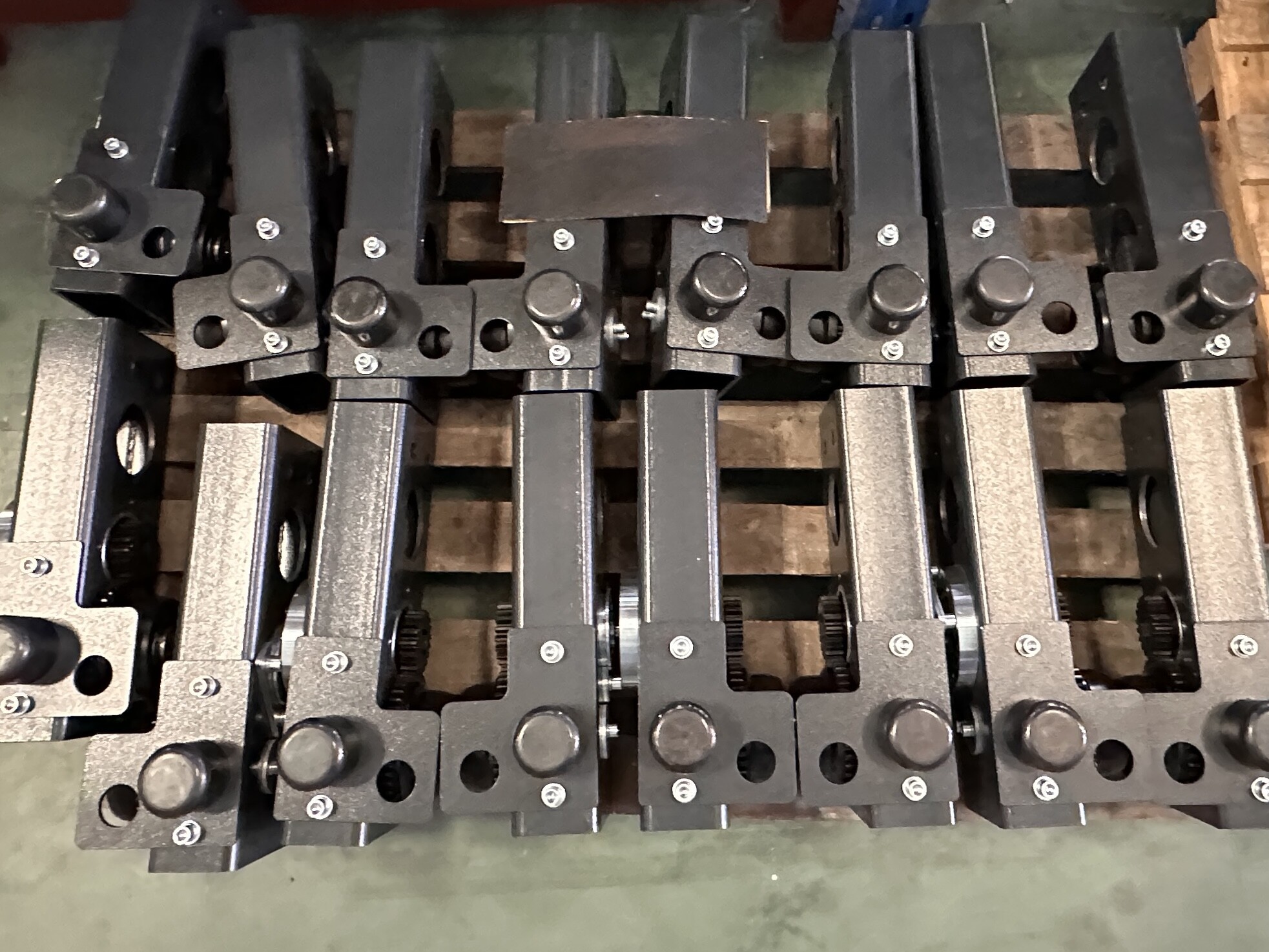 Wire rope hoist