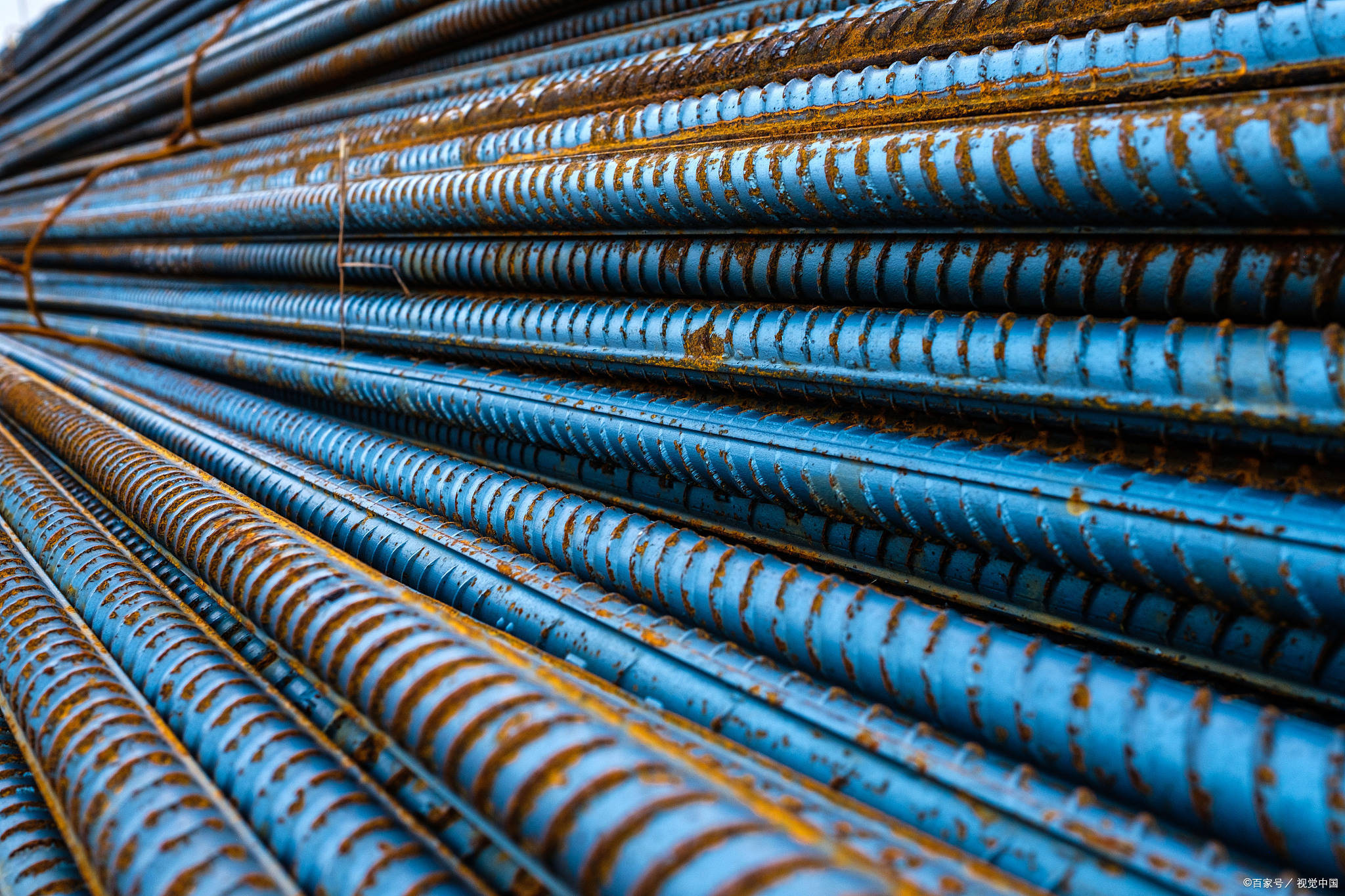 Global Steel Demand Rebounds in 2025 Amid Infrastructure Surge