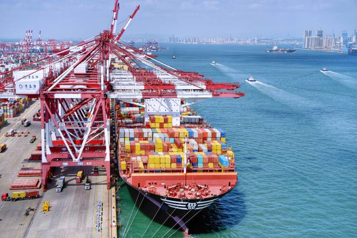 Global sea freight fluctuations affect the truck export market