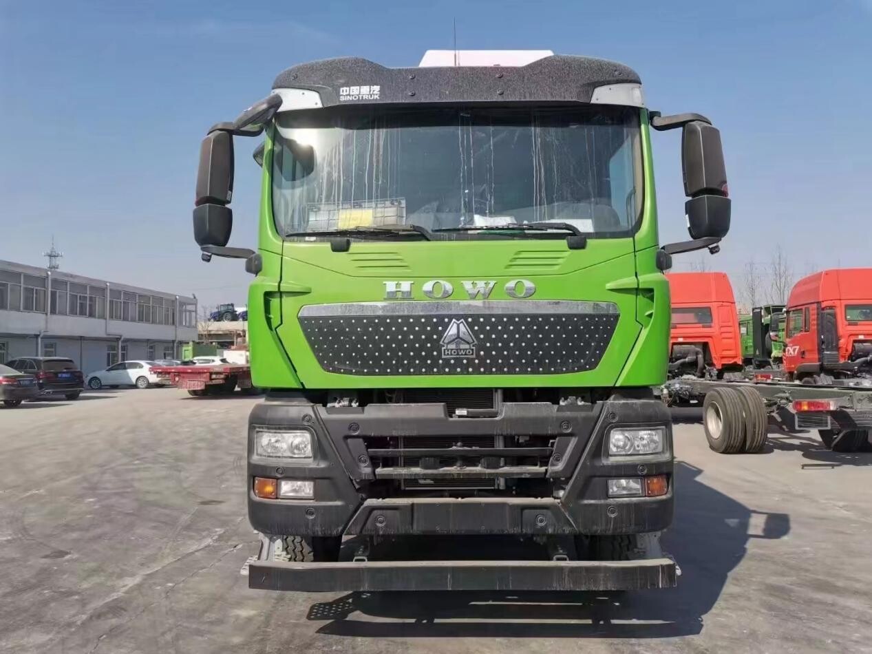 The company successfully expanded the truck export business to help the development of the African market The company successfully expanded the truck export business to help the development of the African market
