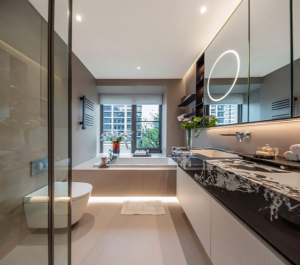 Bathroom&Vanity2.jpg