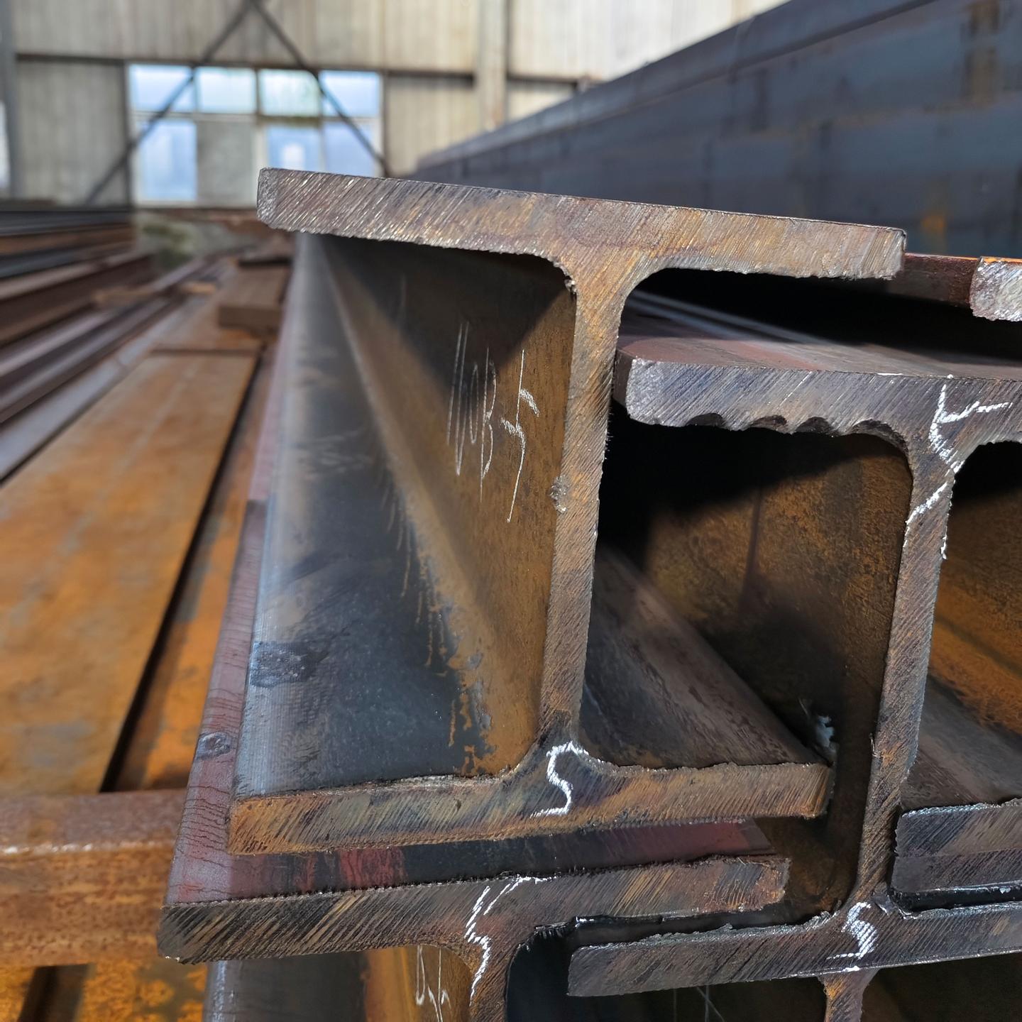 The Role of European Standard H-Beam HE300B in Mechanical Manufacturing