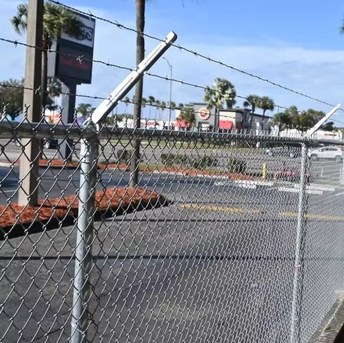 Chainlink fences Fence/Guardrail