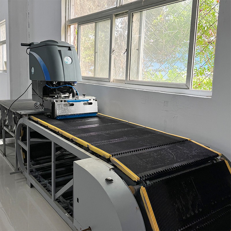 Automatic Escalator Cleaner (2) Automatic Escalator Cleaner (2)