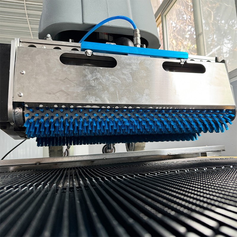 Automatic Escalator Cleaner (3) Automatic Escalator Cleaner (3)