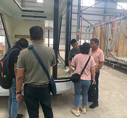 International Clients Flock to SUNINN Factory After 137th Canton Fair, Impressed by Smart Capsule Homes