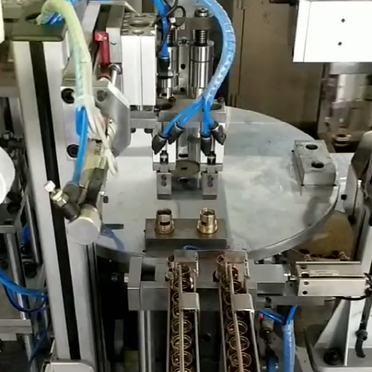 Application of cam dividers in product assembly
