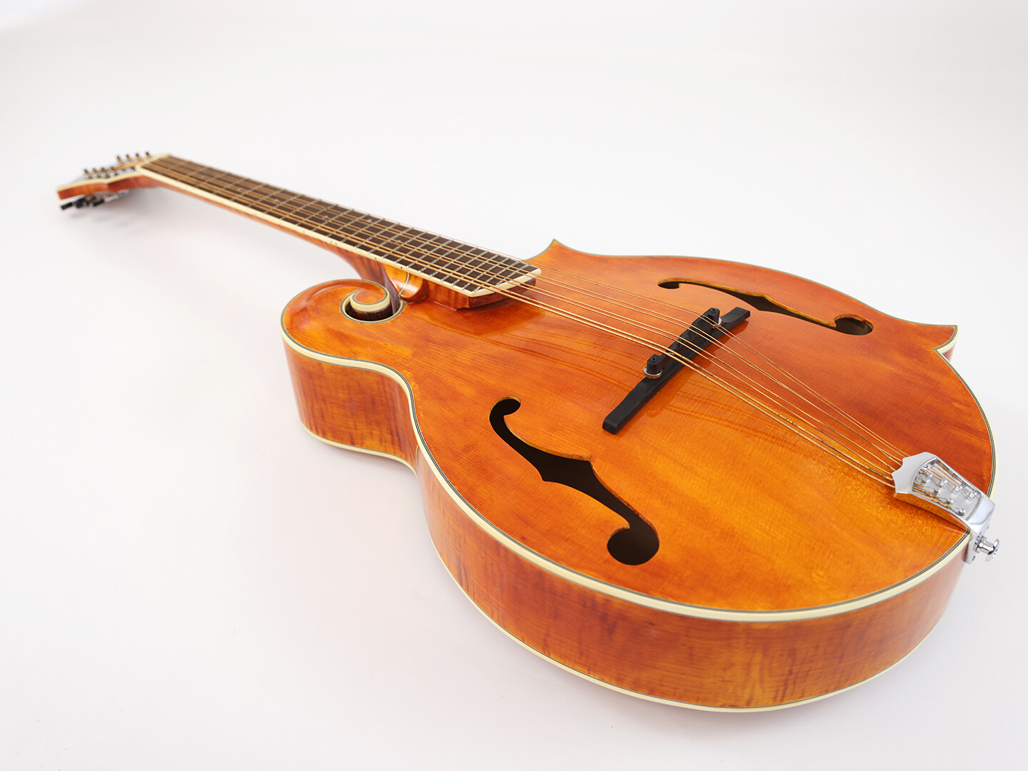 Afanti  AA Solid Spruce Top Flamed Maple Back  F Mandocello