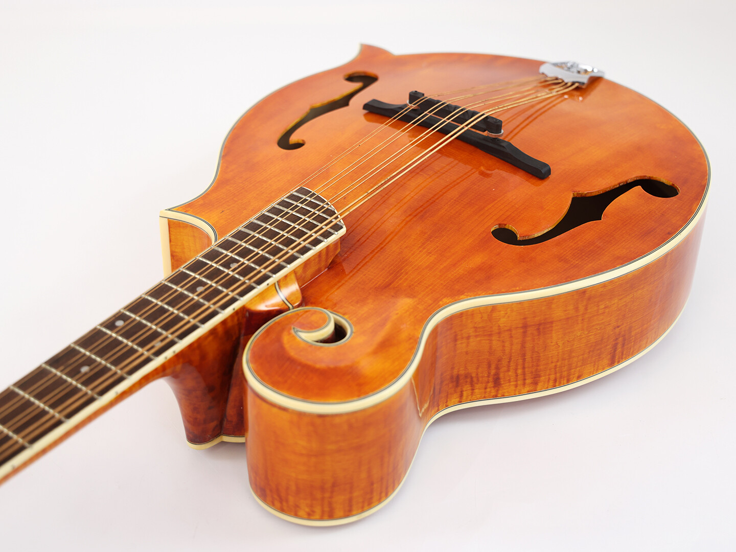 Afanti  AA Solid Spruce Top Flamed Maple Back  F Mandocello