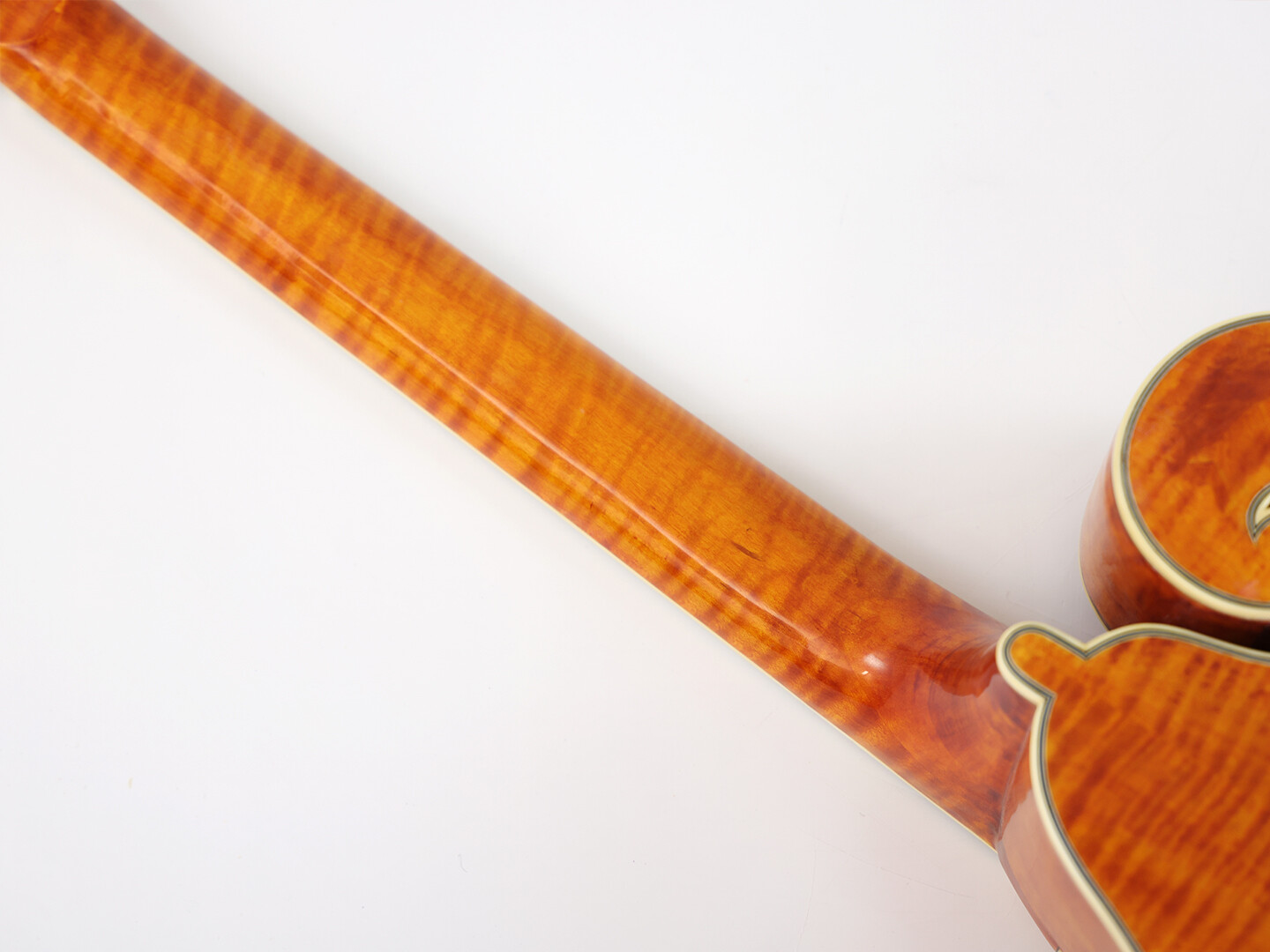 Afanti  AA Solid Spruce Top Flamed Maple Back  F Mandocello