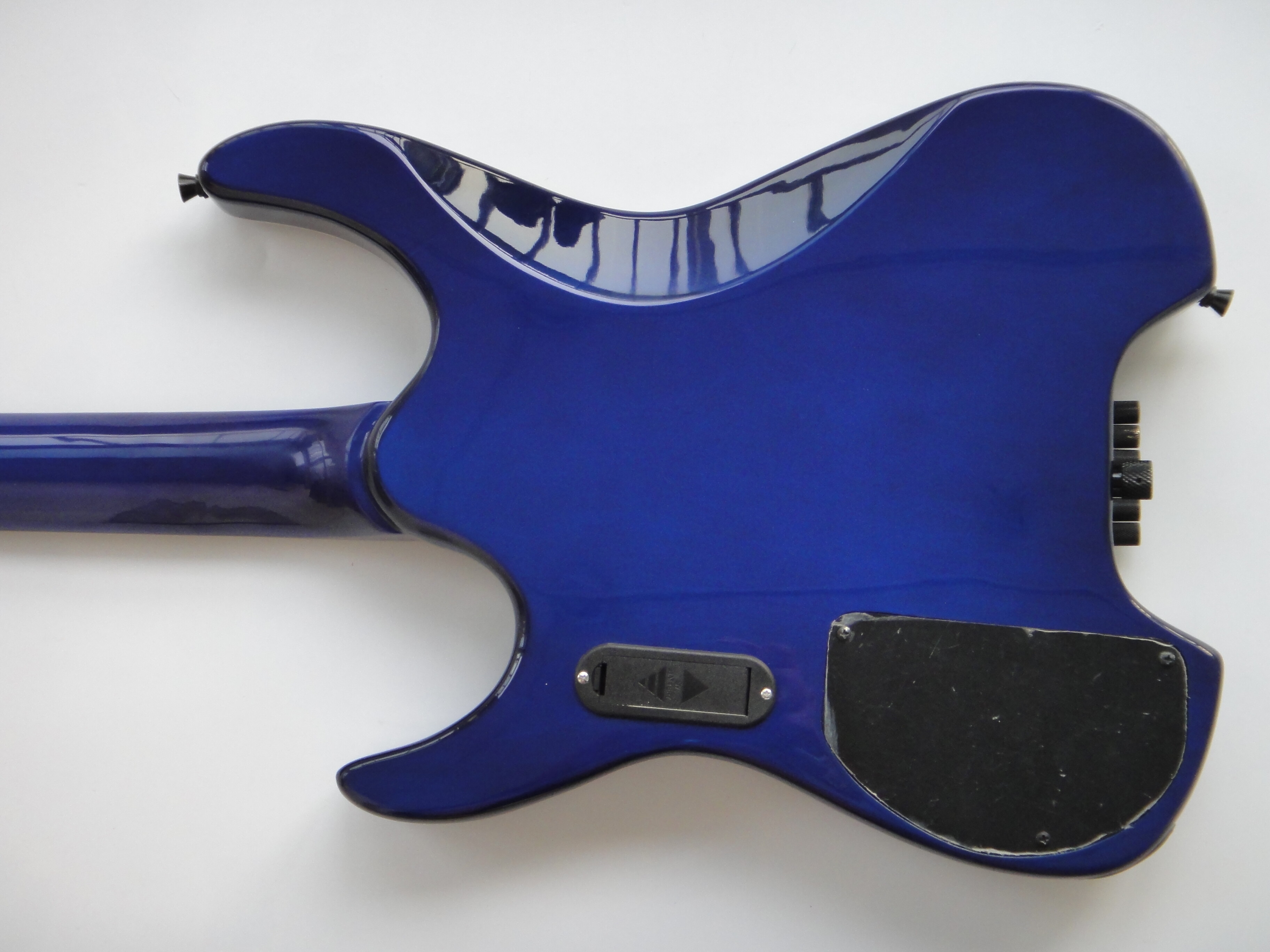 Afanti Customized Hh Double Locking Tremolo Flamed Blue Headless Electric Guitar
