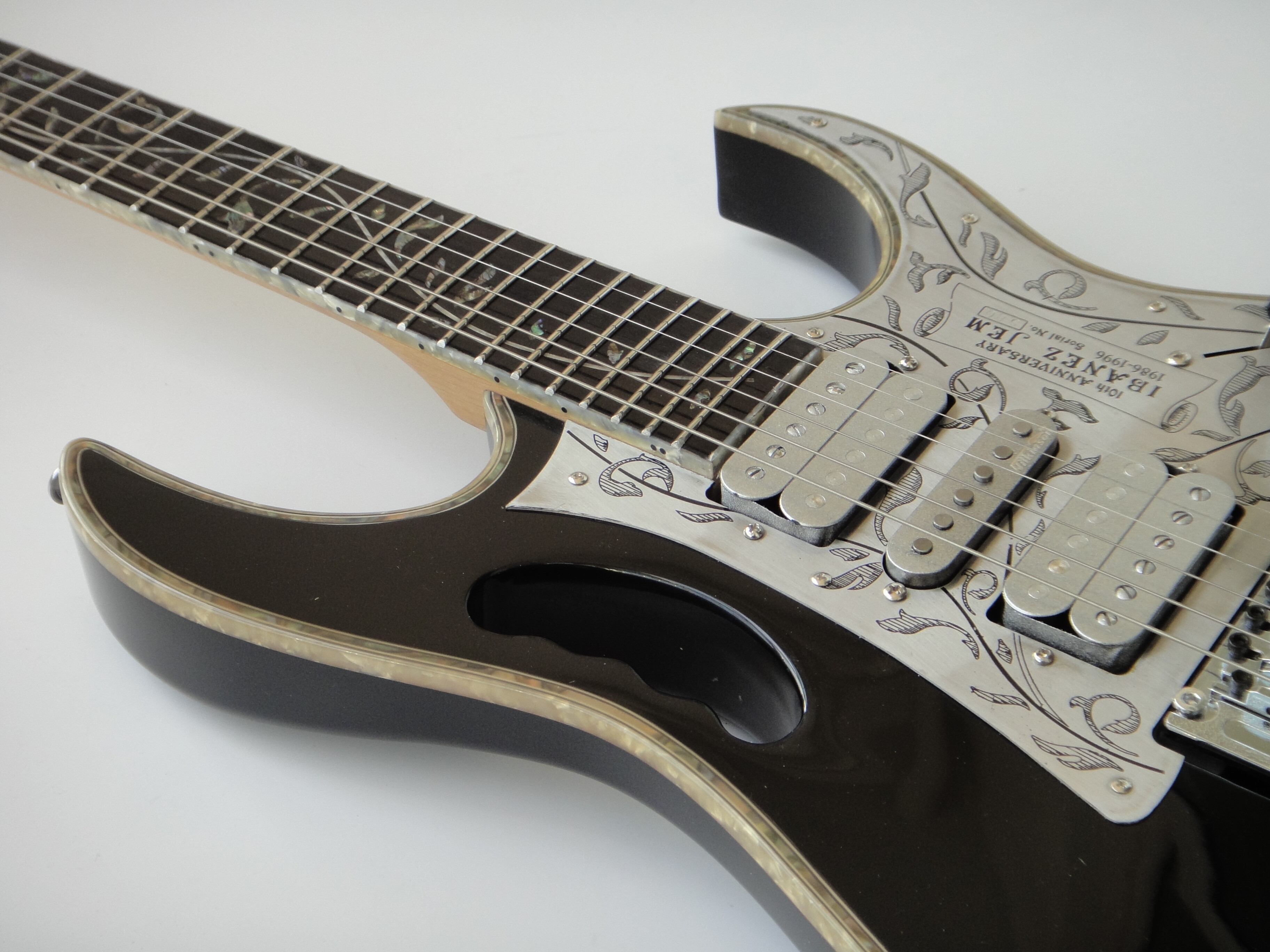 Afanti customized Basswood Body Electric Guitar