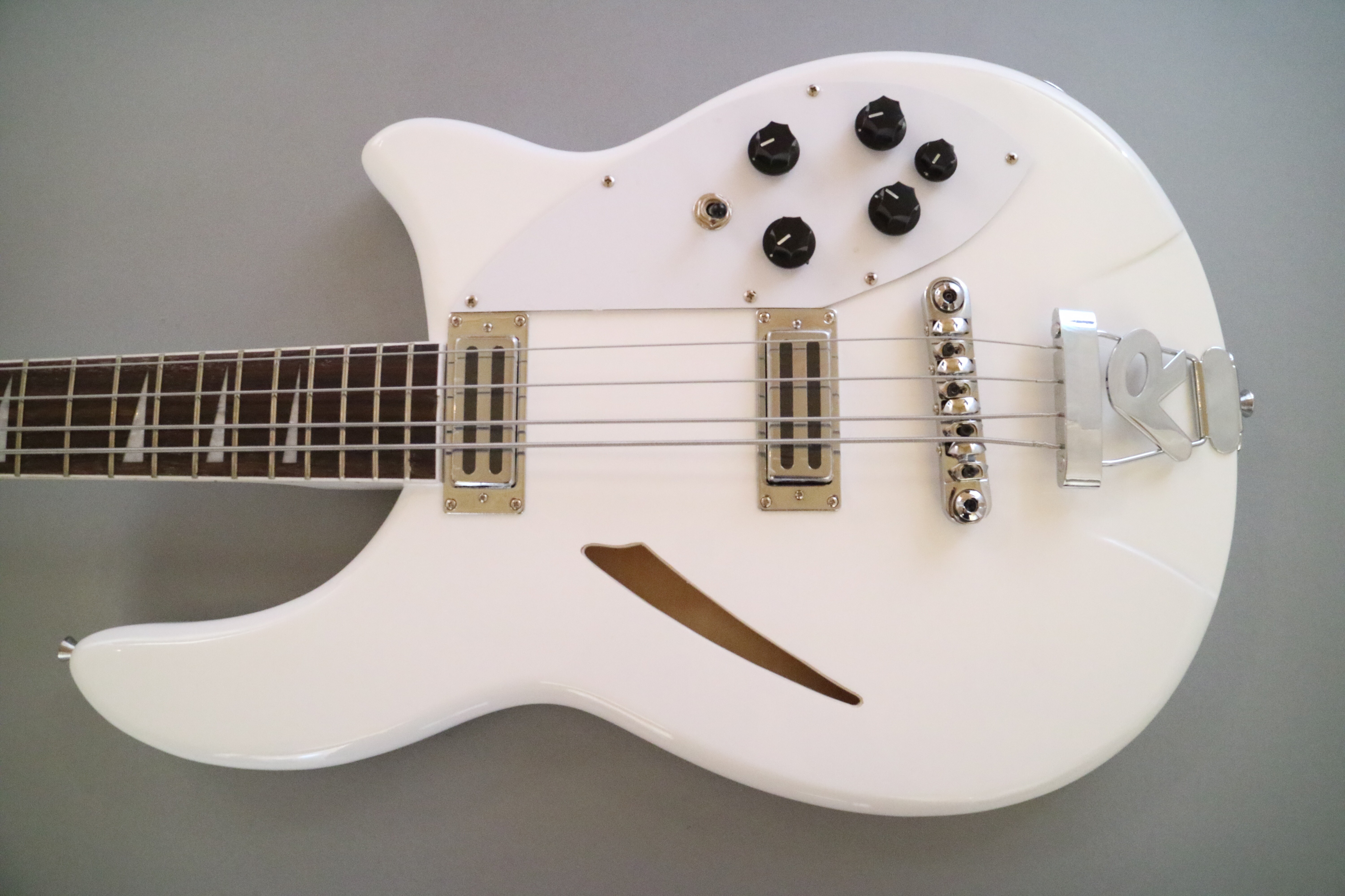 Afanti Rosewood Fingerboard 4 Strings Electric Bass Guitar