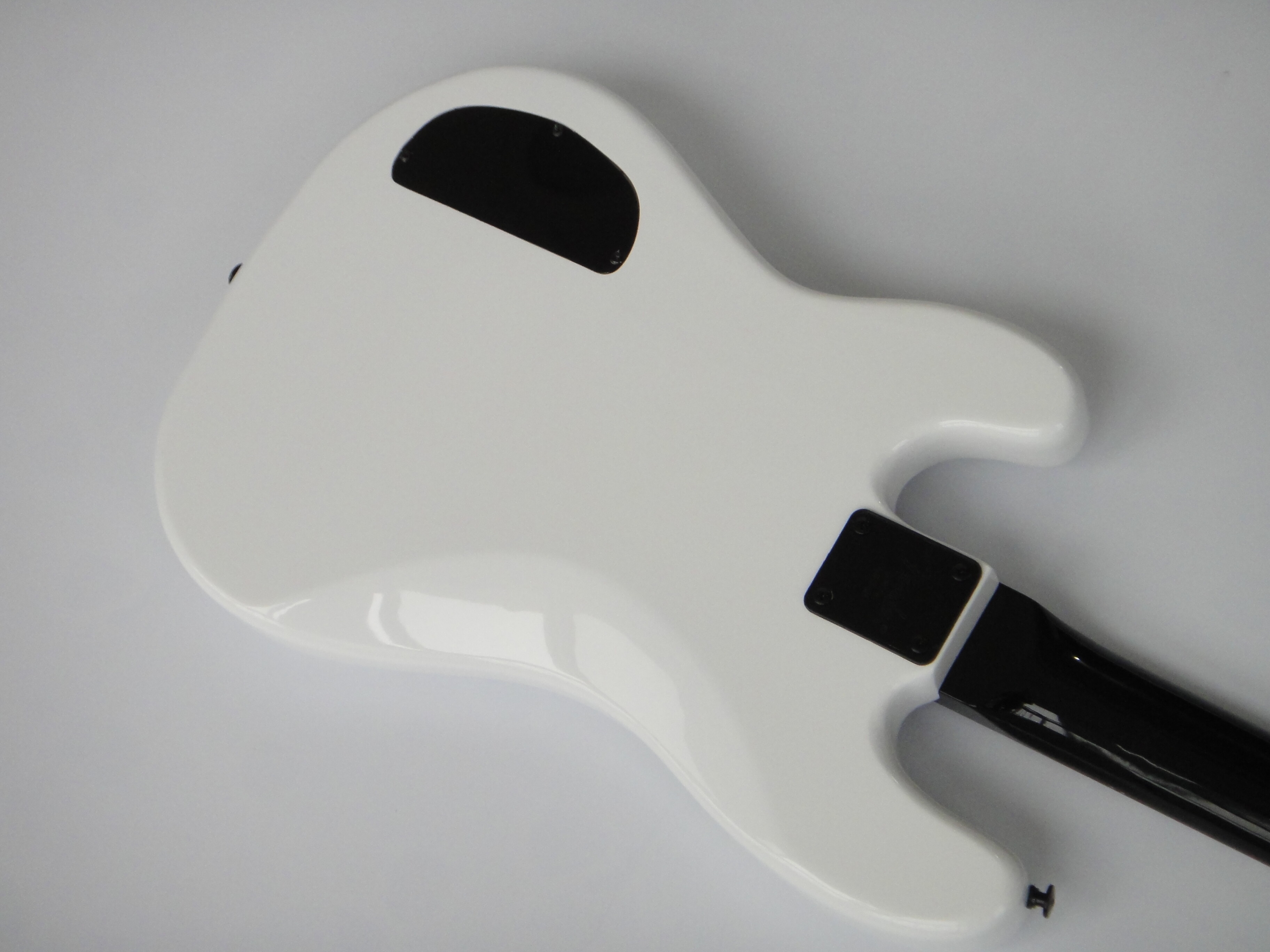 Afanti 4 Strings Bolt On Mahogany Neck Electric Bass Guitar