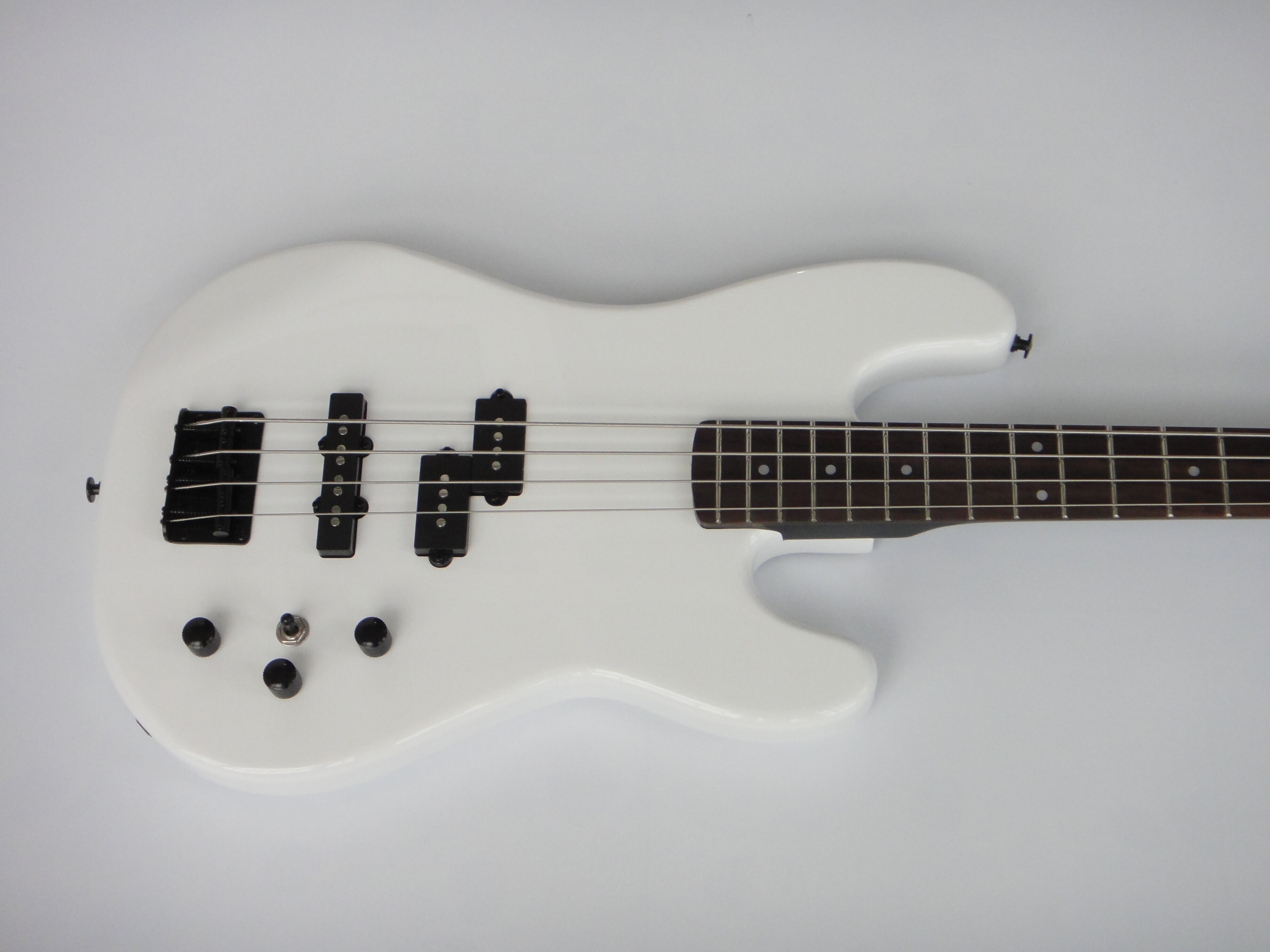 Afanti 4 Strings Bolt On Mahogany Neck Electric Bass Guitar