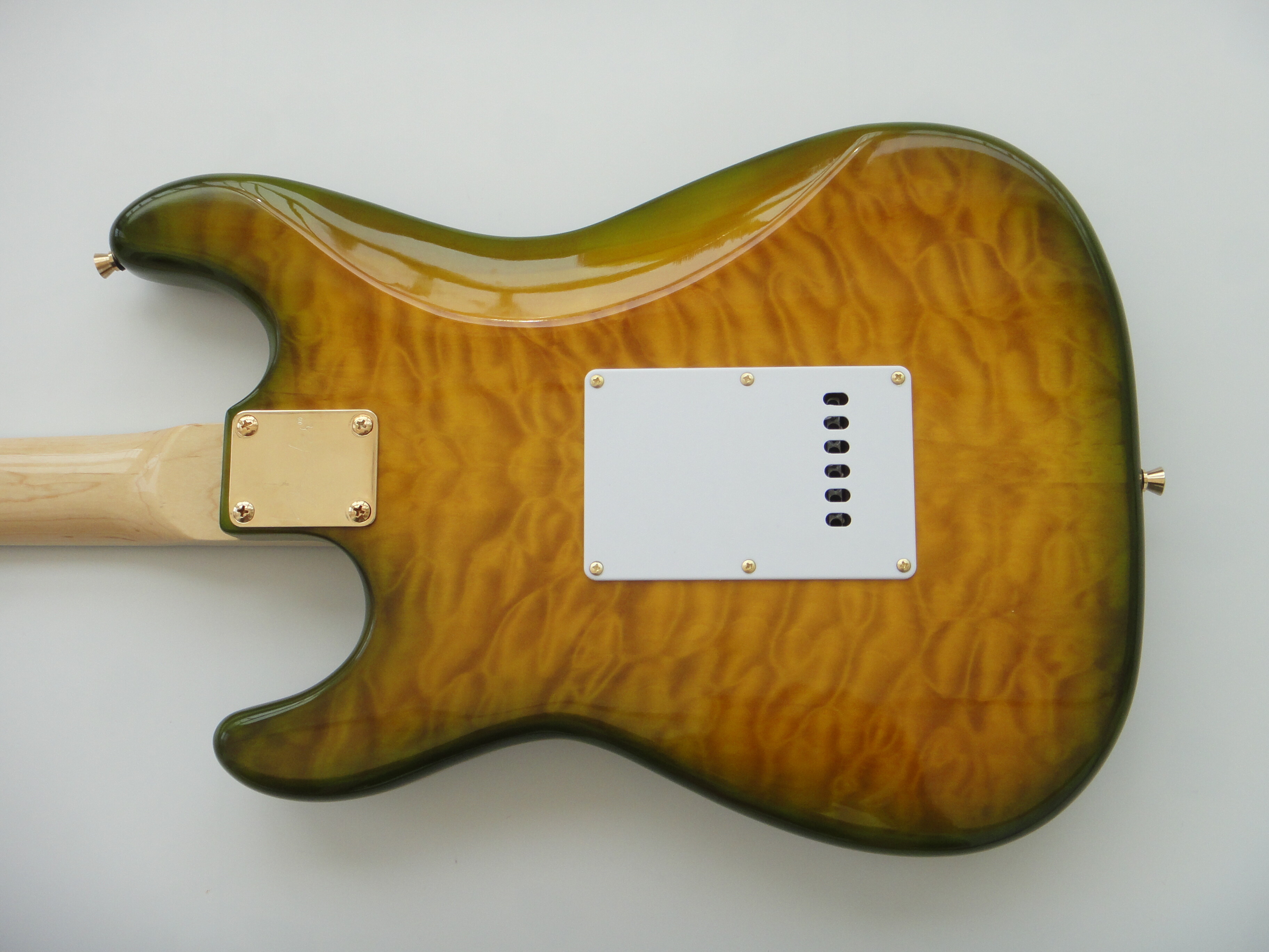 Afanti Customized Basswood Body with Quilted Maple Top Electric Guitar