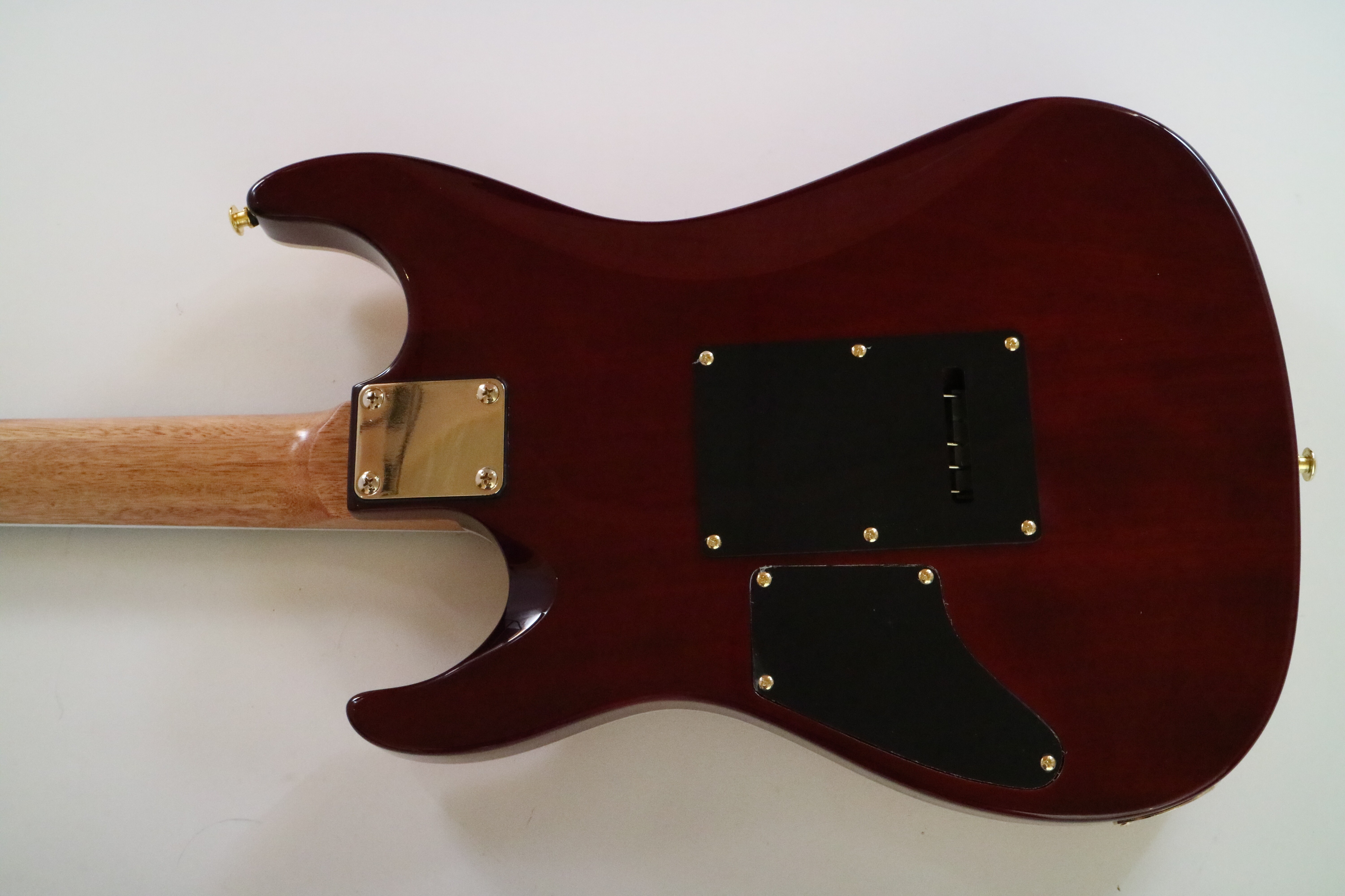 Afanti Customized Sh Mahogany Body with Quilted Maple Veneer Electric Guitar
