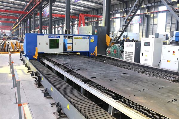 14meters Laser cutting machine.JPG