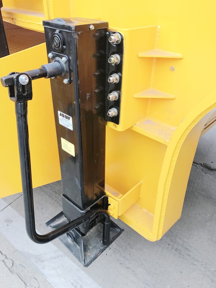 5.jpg Low bed semi trailer with ladder