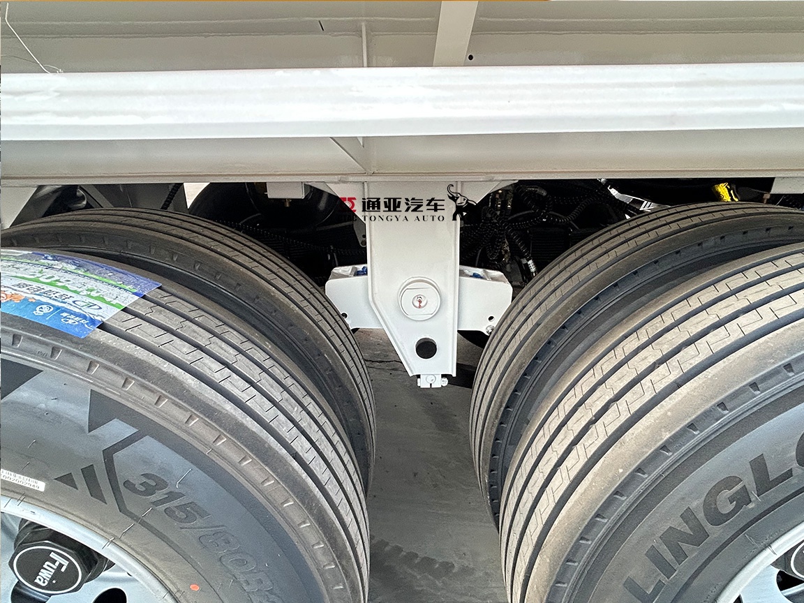 4 Axle 54000 Liter Fuel Tanker Semi Trailer