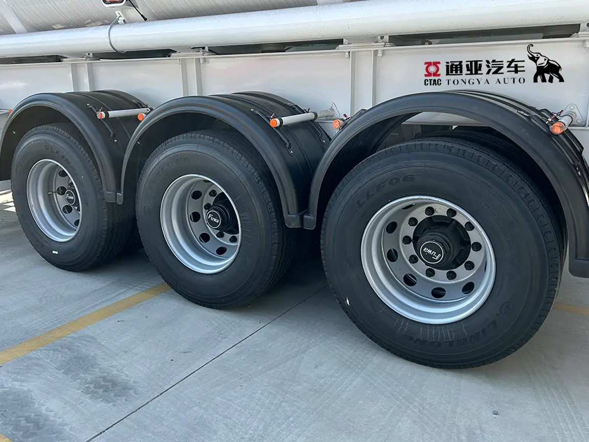 fuel tanker semi trailer 3 Axle Beam Type Fuel Tanker Semi Trailer in Stock