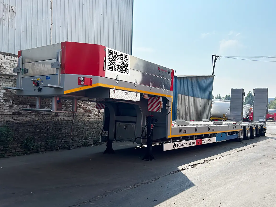 4-Axle Low Bed Semi Trailer with Liftable Kingpin and Folding Ramps