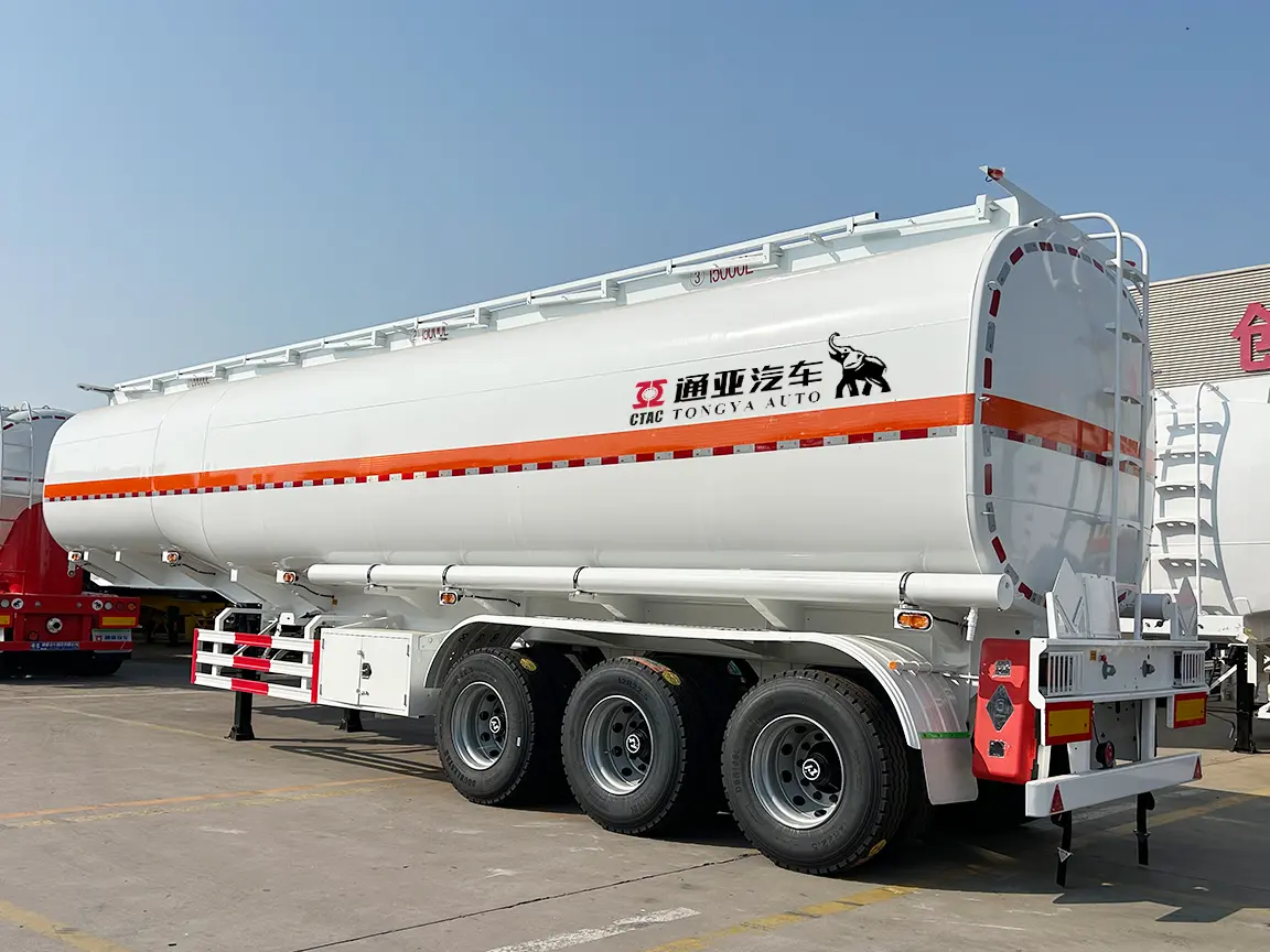 3 Axle 45,000L Oil Tanker Semi Trailer