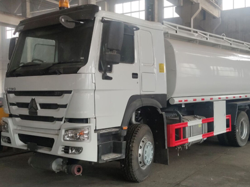 HOWO FUEL TANK TRUCK