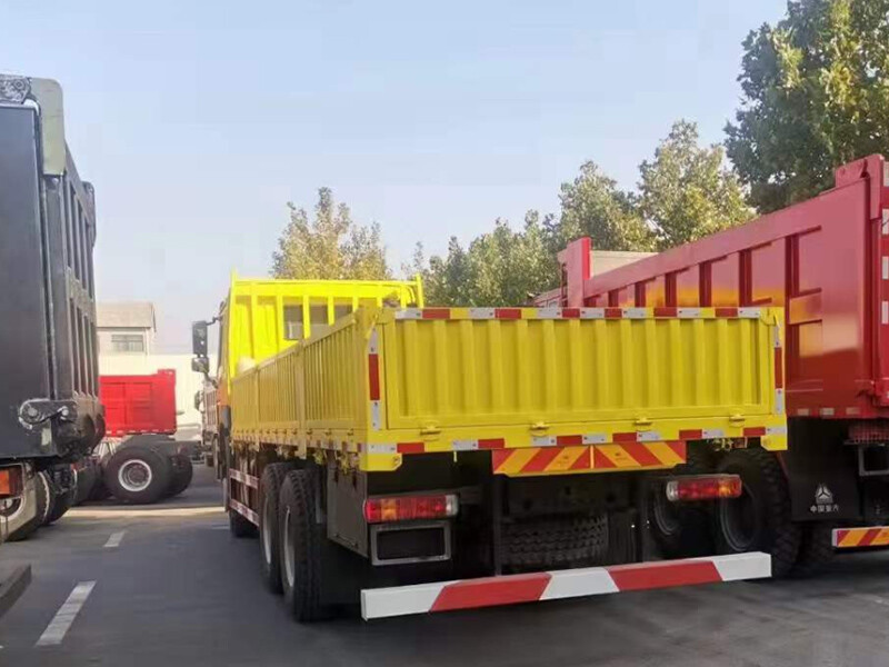 HOWO CARGO TRUCK