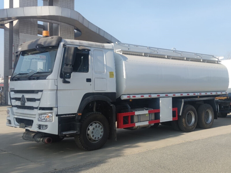 HOWO FUEL TANK TRUCK