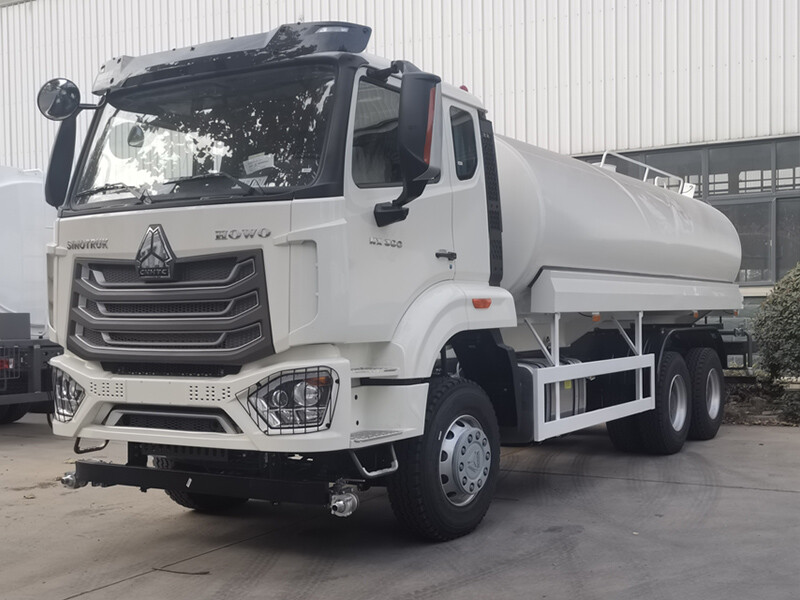 HOWO NX WATER TANK TRUCK