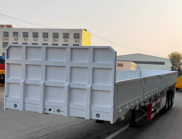 SINOTRUK 3 AXLES BULK CARGO TRAILER