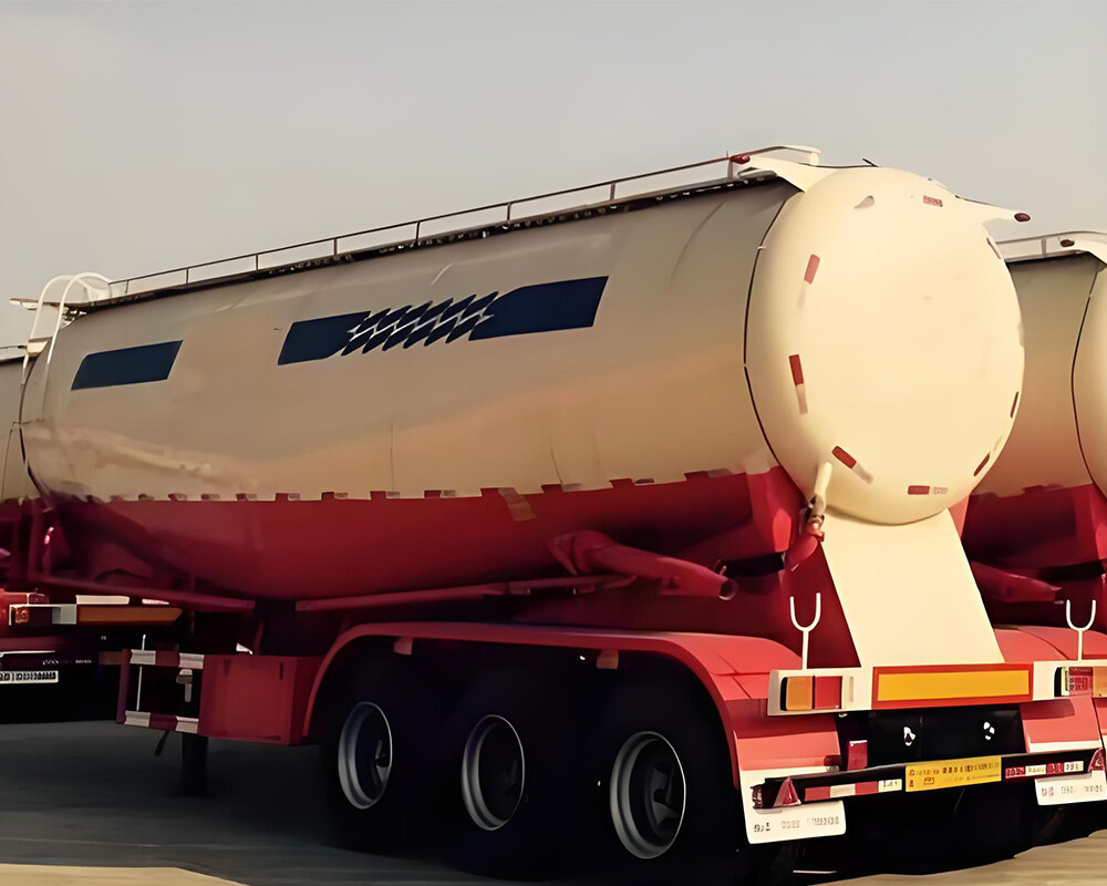 SINOTRUK 30m³ BULK CEMENT TRAILER