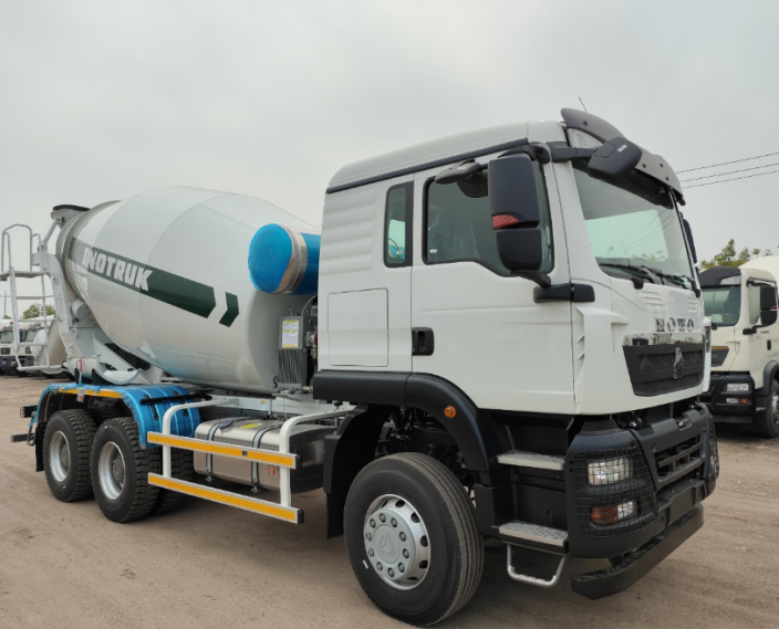 HOWO TX 6×4 Mixer Truck